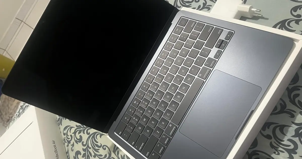 macbook air m2