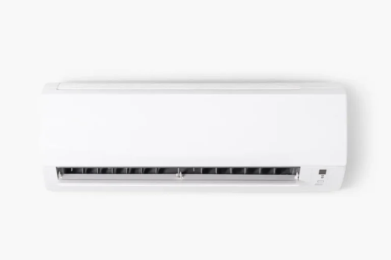 Ar-condicionado smart em um fundo branco.