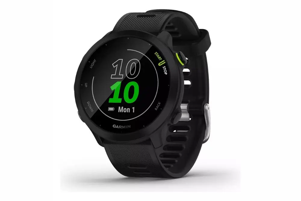 Smartwatch Garmin Forerunner 55 cor preto em um fundo branco - Smartwatch para Corrida com GPS