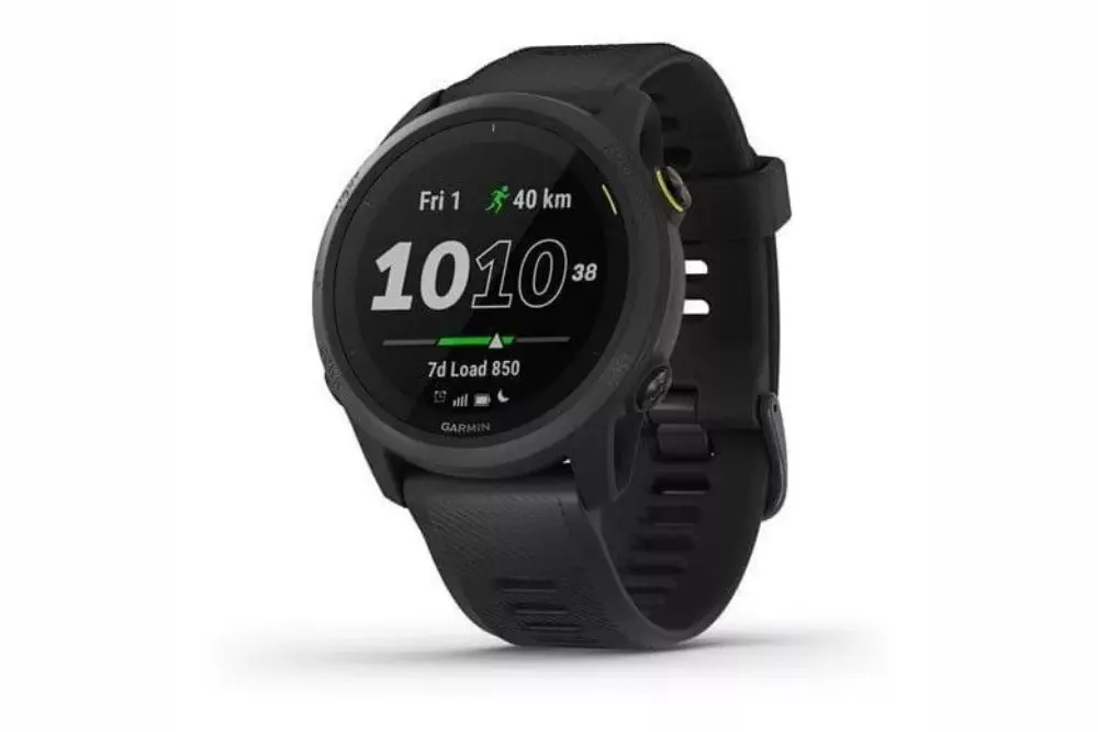 Smartwatch para ciclismo com GPS Garmin Forerunner 745 cor preto em um fundo branco.