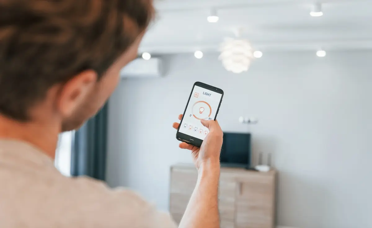 7 Dispositivos de Casa Inteligente Que Você Controla Pelo Celular