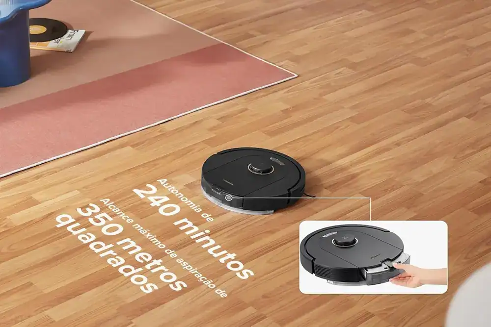 Robô Aspirador Roborock Q5 Pro em funcionamento em piso de madeira