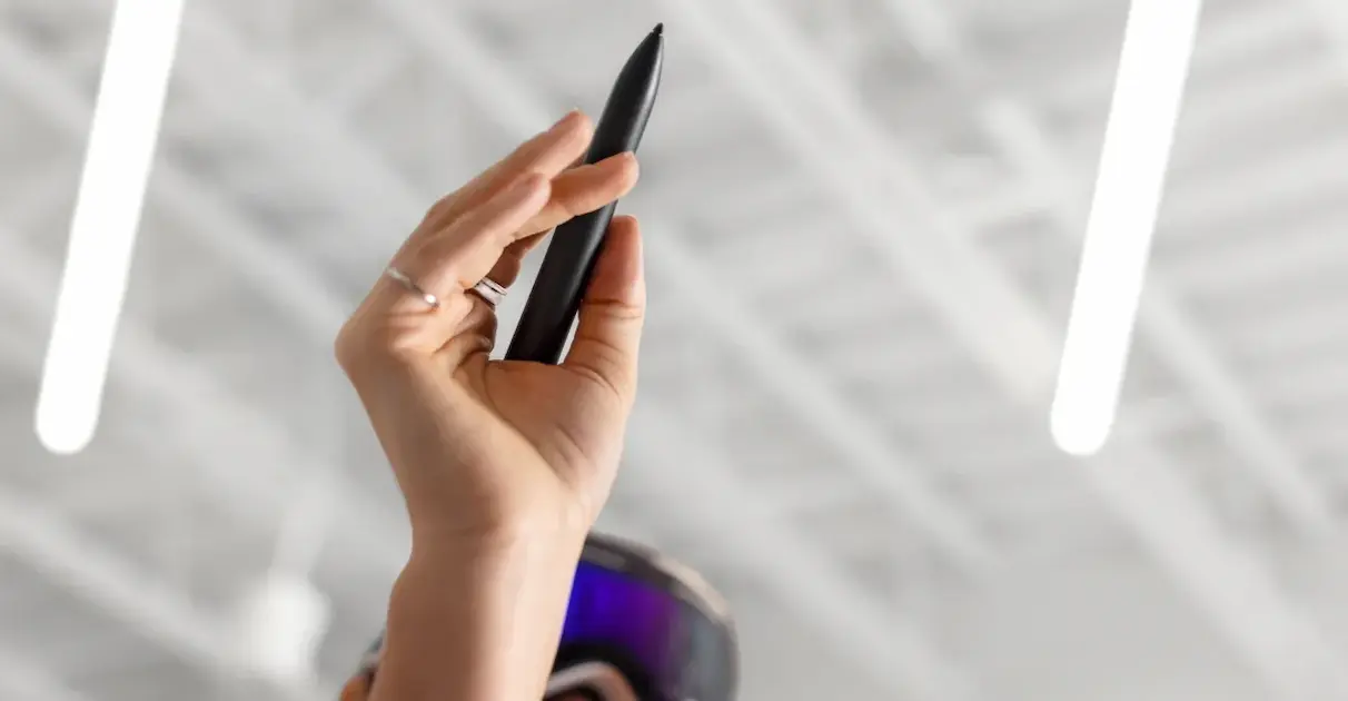 Logitech lança caneta digital muse para apple vision pro