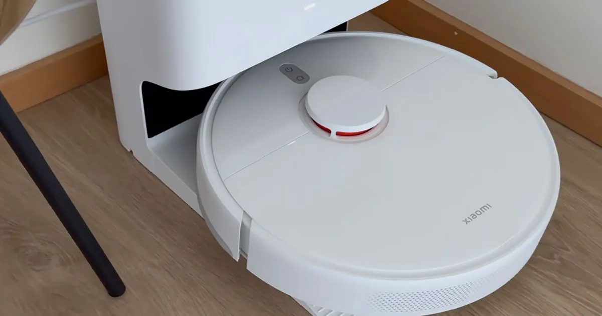 Xiaomi Robot Vacuum X10: Saiba Tudo Antes de Comprar o Seu 2 robô aspirador xiaomi em sua base.