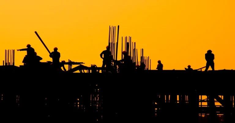 Como a Explosão da IA Está Turbinando os Salários da Construção Civil