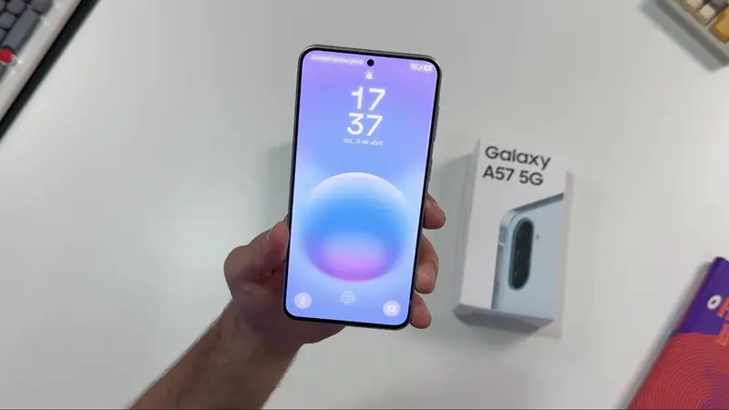 Tela e design do Samsung A57