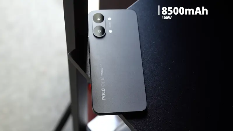 iPhone 17 Pro Max vs Poco X8 Pro Max