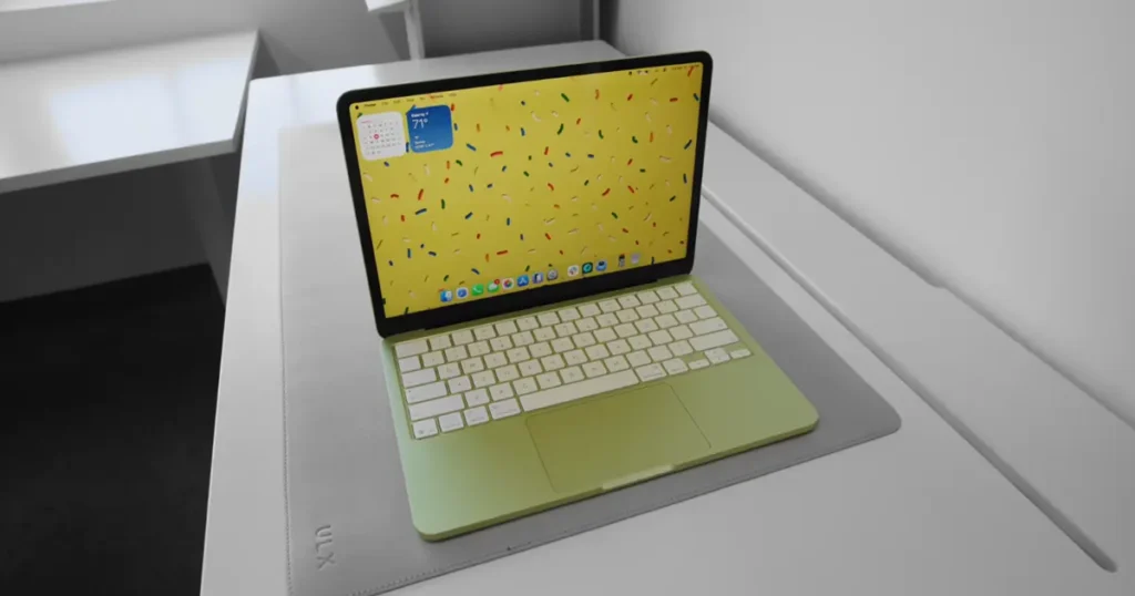 Macbook neo vem com trackpad mecãnico.