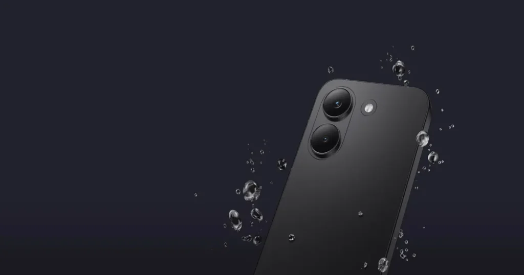 Poco X7 Pro ou X8 Pro? A resposta pode surpreender 4 Poco x8 pro submerso sercado de bolhas de ar em um fundo preto.