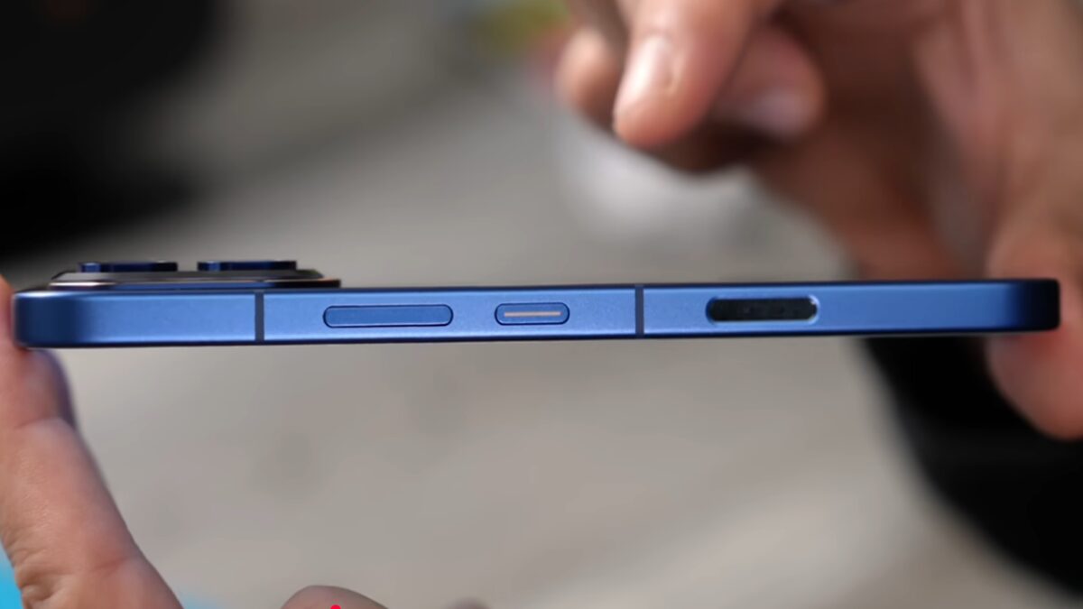 INFINIX Note 60 PRO É Tudo Isso? Review 2026 4 infinix Note 60 Pro visto de lado mostrando espessura de 7,36mm - Review Infinix Note 60 Pro