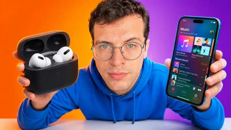 Uma pessoa segurando fones para iPhone