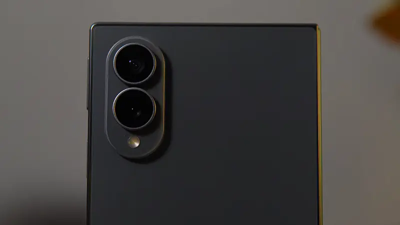 Câmeras traseiras do Galaxy Z Fold8