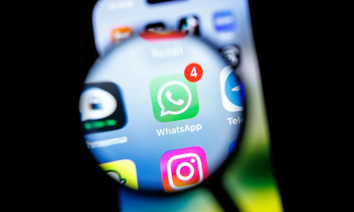 WhatsApp bloqueia contas em massa