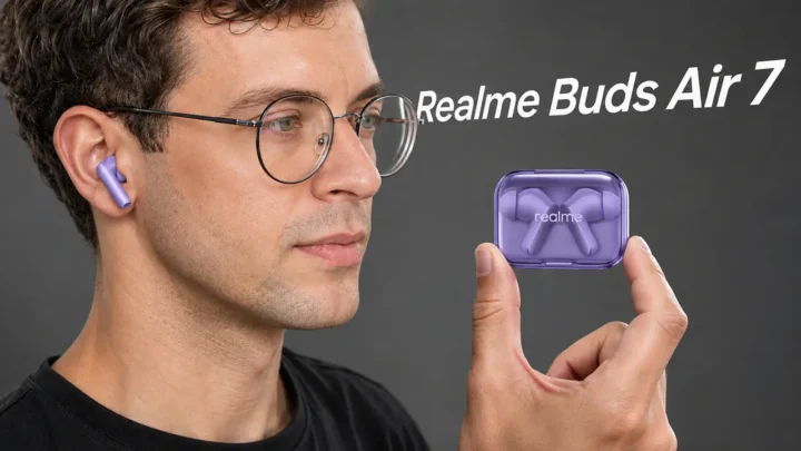 Uma pessoa usando os fones de ouvido Realme Buds Air 7