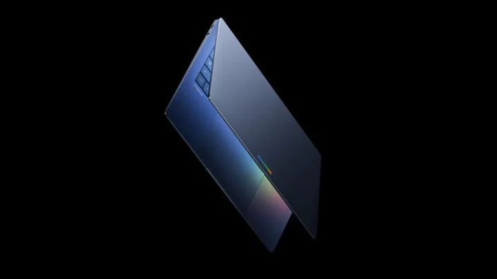 o Googlebook em um fundo preto
